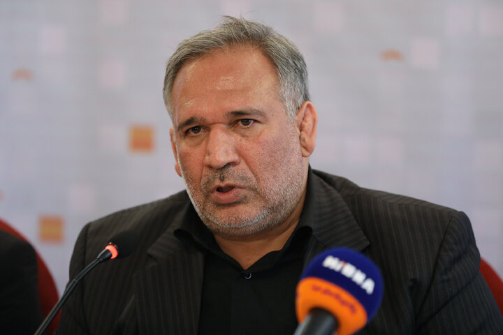 نشست مشترک کمیسیون اقتصادی مجلس با وزیر امور اقتصادی و مدیران عامل بانک ها
