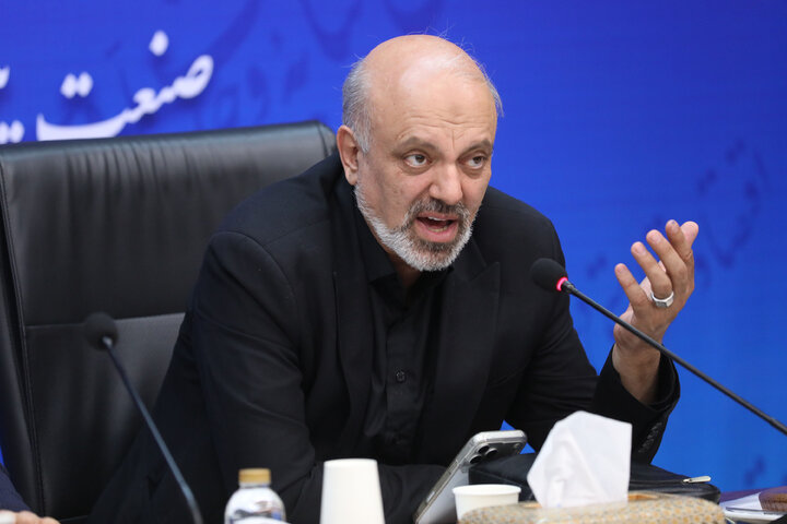 نشست کمیسیون آموزش با وزیر صنعت، معدن و تجارت