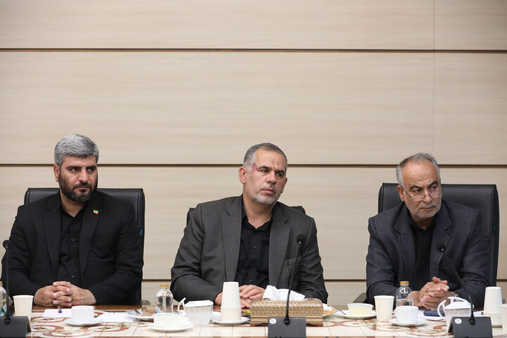 نشست کمیسیون آموزش با وزیر صنعت، معدن و تجارت