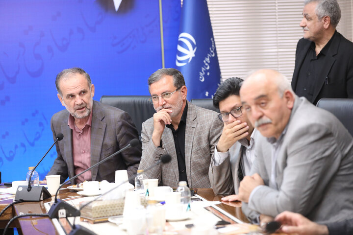 نشست کمیسیون آموزش با وزیر صنعت، معدن و تجارت