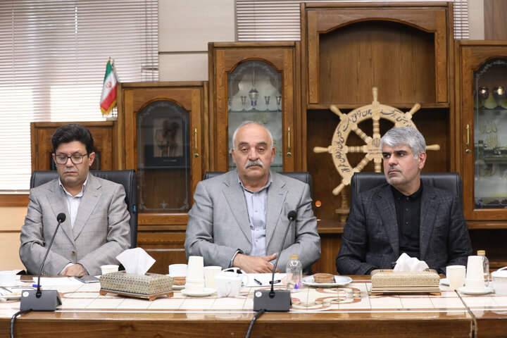 نشست کمیسیون آموزش با وزیر صنعت، معدن و تجارت