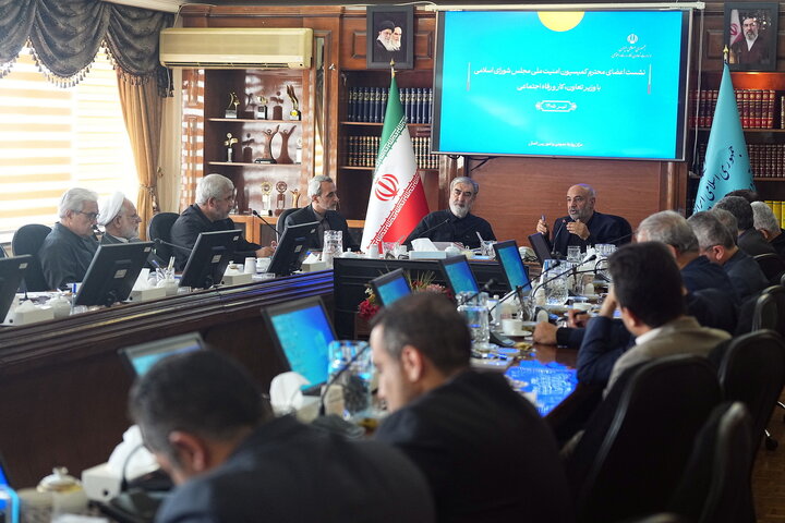 نشست مشترک کمیسیون امنیت ملی مجلس با وزیر کار