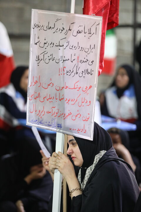 حضور حاجی بابایی در مراسم یادواره شهدای نماینده استان بوشهر در مجلس شورای اسلامی در واقعه هفتم تیر