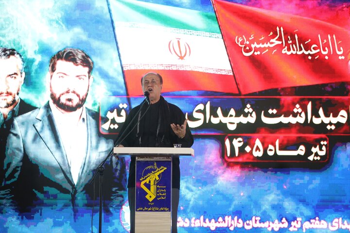 وحدت ملت تمام توطئه‌ها و دشمنی‌ها را خنثی می کند