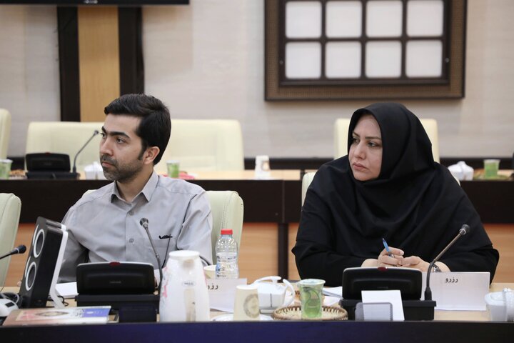 حضور حاجی بابایی در نشست شورای برنامه ریزی و توسعه استان بوشهر