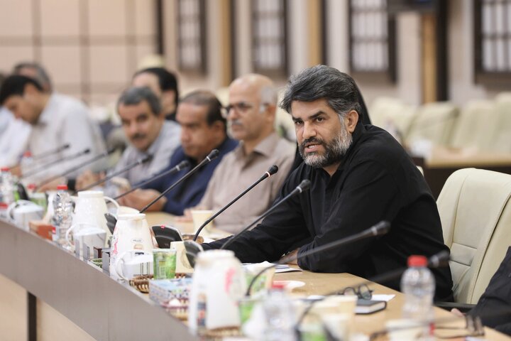 حضور حاجی بابایی در نشست شورای برنامه ریزی و توسعه استان بوشهر