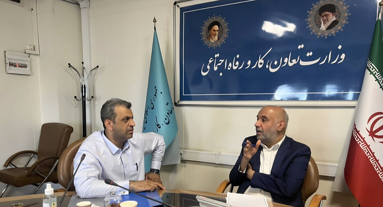 نشست محمدنور دهانی با وزیر کار/پیگیری توسعه اشتغال، زیرساختهای کارگری و خدمات رفاهی منطقه