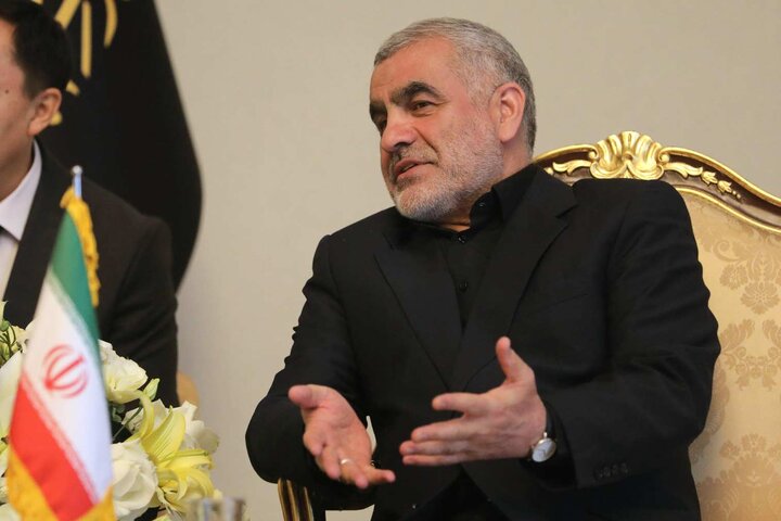 ورود رئیس مجلس قرقیزستان به تهران