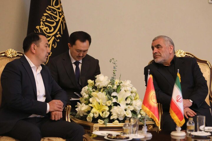 ورود رئیس مجلس قرقیزستان به تهران
