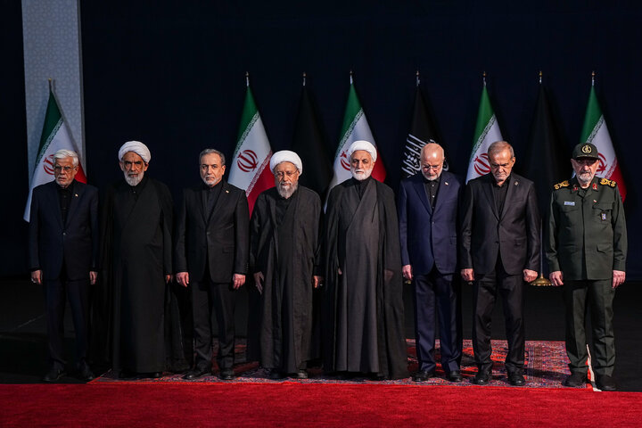 مراسم ادای احترام بر پیکر رهبر مجاهد شهید انقلاب