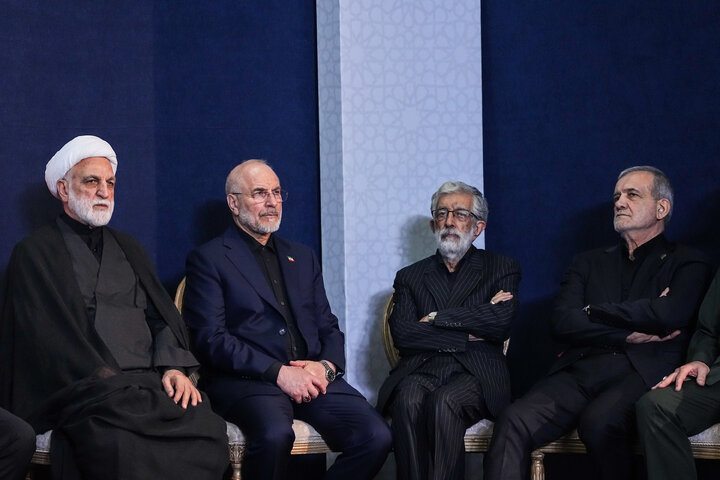 مراسم ادای احترام بر پیکر رهبر مجاهد شهید انقلاب
