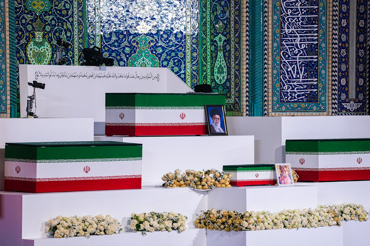 مراسم ادای احترام بر پیکر رهبر مجاهد شهید انقلاب
