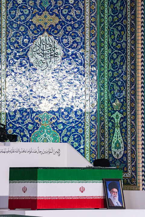 مراسم ادای احترام بر پیکر رهبر مجاهد شهید انقلاب