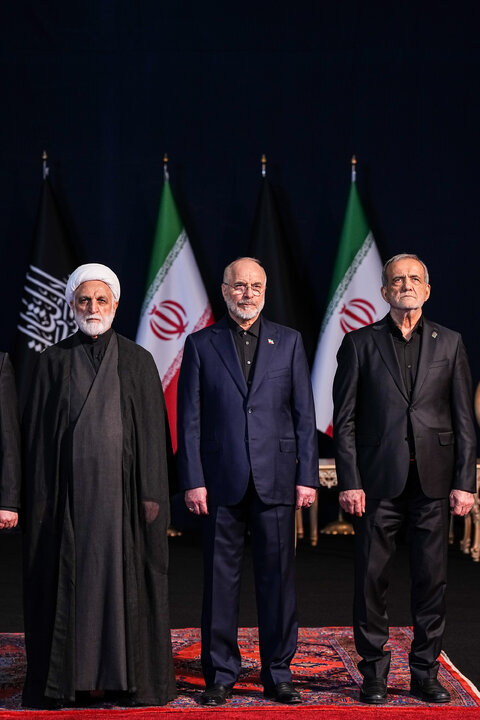 مراسم ادای احترام بر پیکر رهبر مجاهد شهید انقلاب