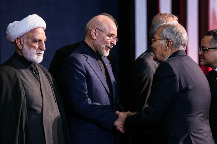 مراسم ادای احترام بر پیکر رهبر مجاهد شهید انقلاب