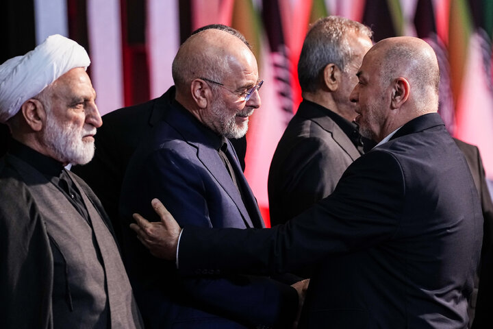 مراسم ادای احترام بر پیکر رهبر مجاهد شهید انقلاب
