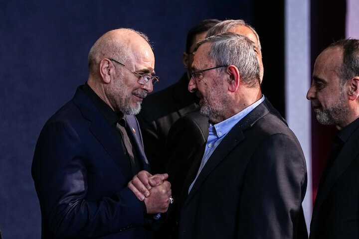 مراسم ادای احترام بر پیکر رهبر مجاهد شهید انقلاب