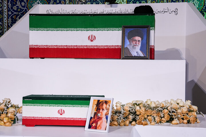مراسم ادای احترام بر پیکر رهبر مجاهد شهید انقلاب