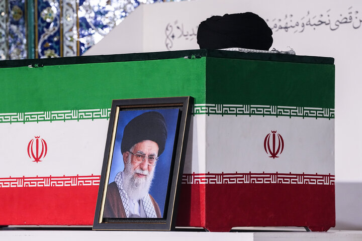 مراسم ادای احترام بر پیکر رهبر مجاهد شهید انقلاب