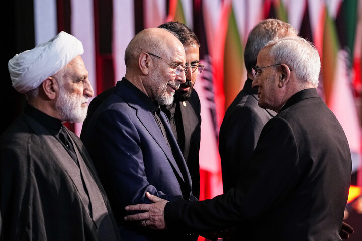مراسم ادای احترام بر پیکر رهبر مجاهد شهید انقلاب