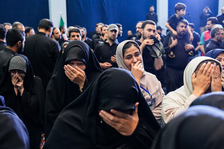 مراسم ادای احترام بر پیکر رهبر مجاهد شهید انقلاب
