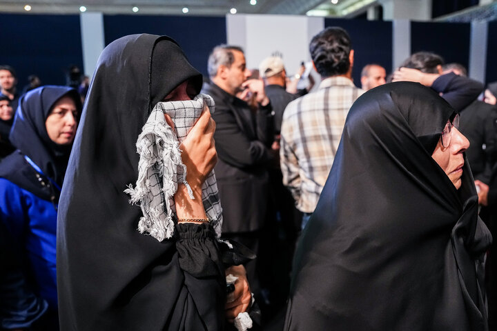 مراسم ادای احترام بر پیکر رهبر مجاهد شهید انقلاب