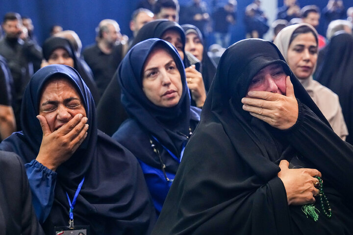 مراسم ادای احترام بر پیکر رهبر مجاهد شهید انقلاب