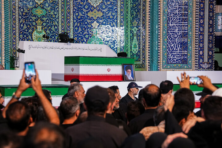 مراسم ادای احترام بر پیکر رهبر مجاهد شهید انقلاب