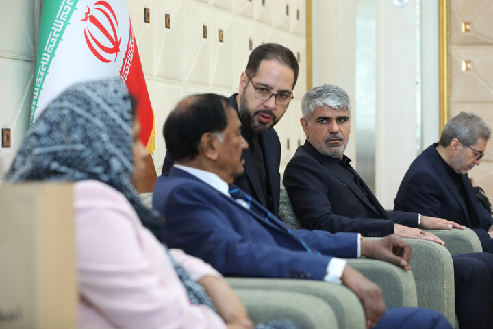 بدرقه رئیس مجلس بنگلادش