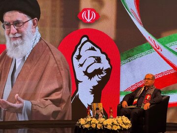 اخلاق مداری، ساده‌زیستی و همراهی رهبر شهید با مردم بر کسی پوشیده نیست