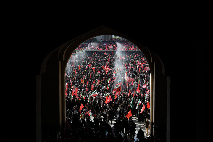 اقامه نماز بر پیکر رهبر شهید انقلاب در مصلی تهران