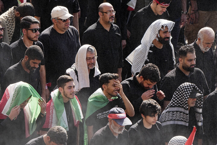 اقامه نماز بر پیکر رهبر شهید انقلاب در مصلی تهران