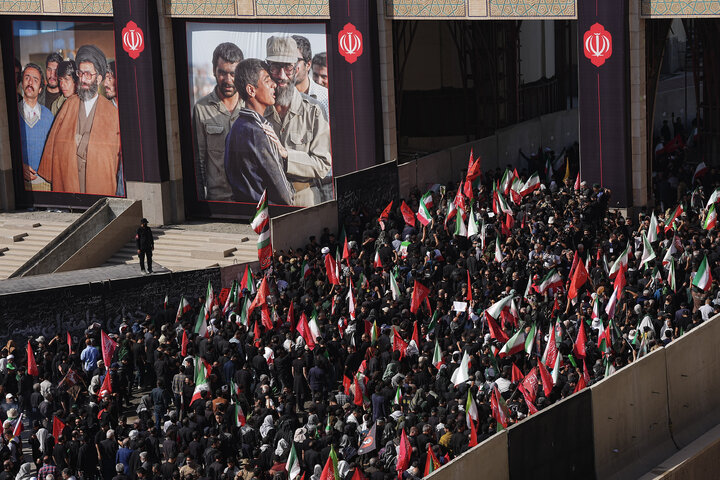 اقامه نماز بر پیکر رهبر شهید انقلاب در مصلی تهران