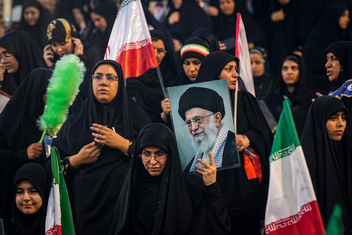 مراسم وداع با پیکر رهبر شهید انقلاب در مصلی تهران