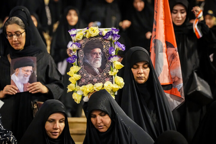 مراسم وداع با پیکر رهبر شهید انقلاب در مصلی تهران