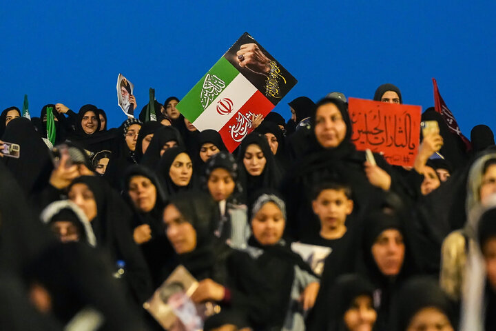 مراسم وداع با پیکر رهبر شهید انقلاب در مصلی تهران