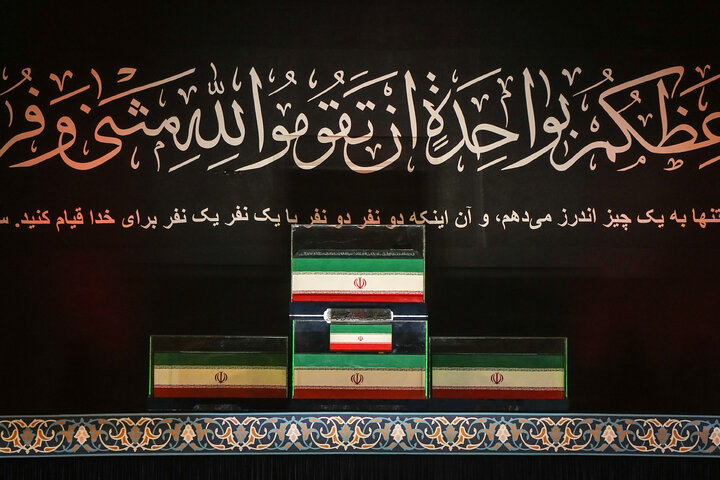 مراسم وداع با پیکر رهبر شهید انقلاب در مصلی تهران