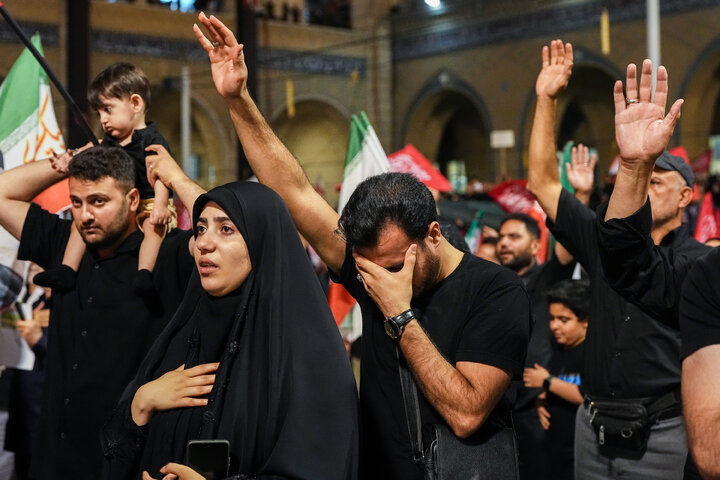 مراسم وداع با پیکر رهبر شهید انقلاب در مصلی تهران