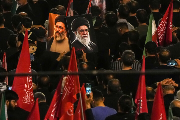 مراسم وداع با پیکر رهبر شهید انقلاب در مصلی تهران