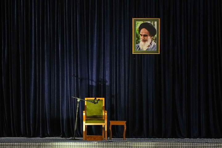 مراسم وداع با پیکر رهبر شهید انقلاب در مصلی تهران