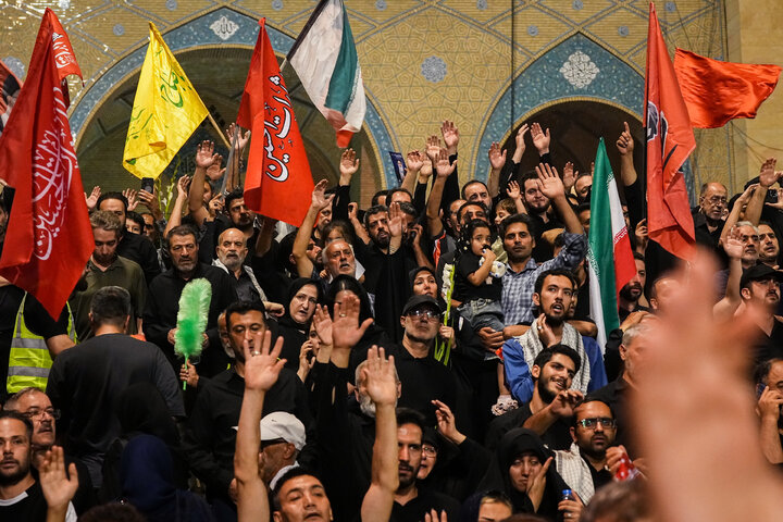 مراسم وداع با پیکر رهبر شهید انقلاب در مصلی تهران
