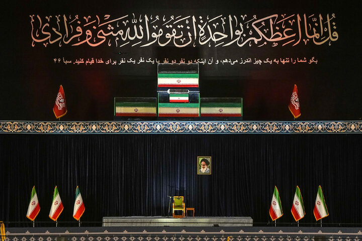 مراسم وداع با پیکر رهبر شهید انقلاب در مصلی تهران