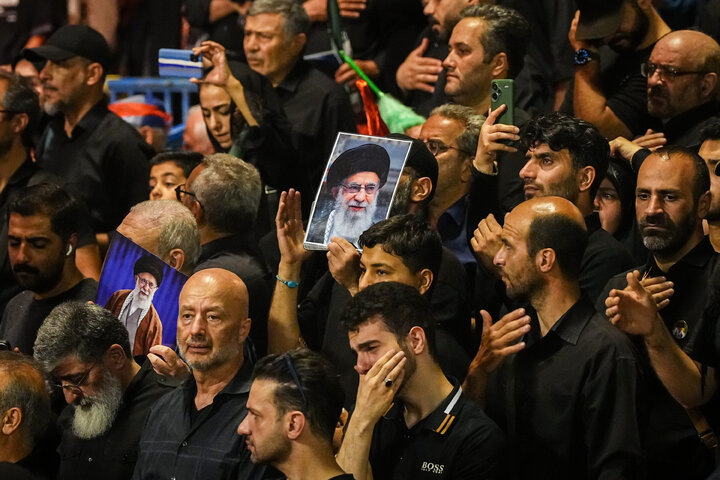 مراسم وداع با پیکر رهبر شهید انقلاب در مصلی تهران