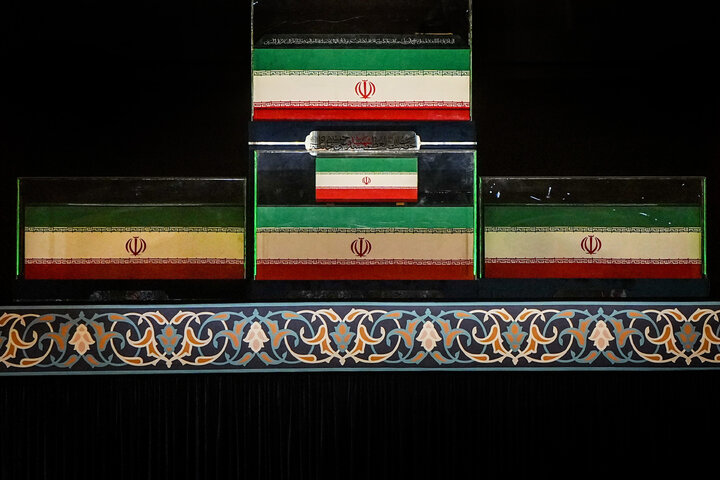 مراسم وداع با پیکر رهبر شهید انقلاب در مصلی تهران