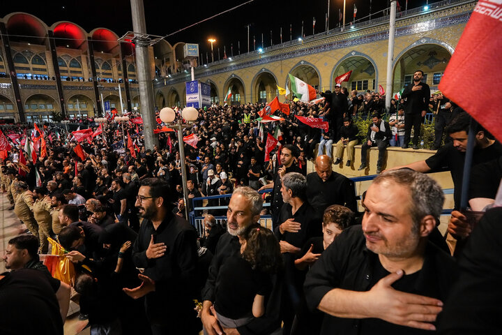 مراسم وداع با پیکر رهبر شهید انقلاب در مصلی تهران