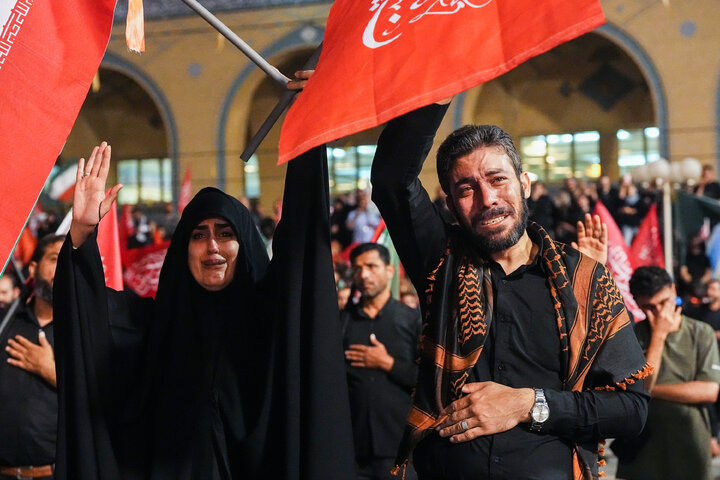 مراسم وداع با پیکر رهبر شهید انقلاب در مصلی تهران
