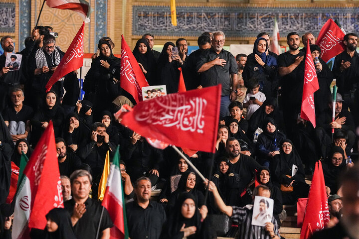 مراسم وداع با پیکر رهبر شهید انقلاب در مصلی تهران