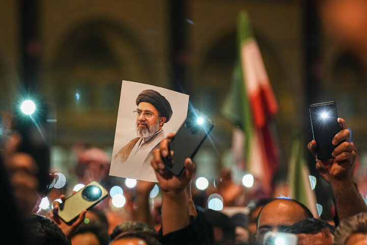 مراسم وداع با پیکر رهبر شهید انقلاب در مصلی تهران