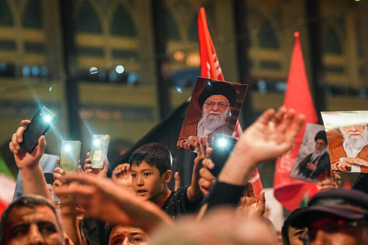 مراسم وداع با پیکر رهبر شهید انقلاب در مصلی تهران