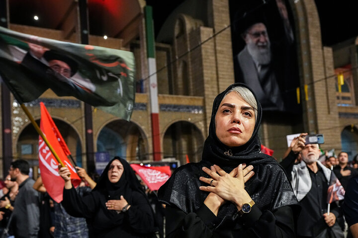 مراسم وداع با پیکر رهبر شهید انقلاب در مصلی تهران